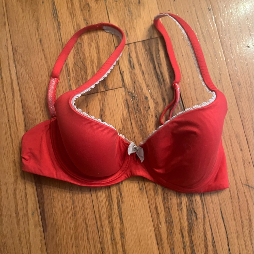 Victoria’s Secret convertible bra